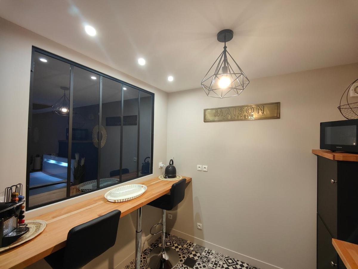 Holiday home La Maison Du Bonheur: Romantic With In Saint-Germer-de-Fly